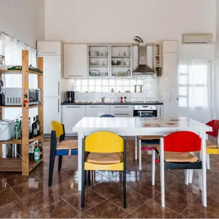 Paradise Regained וילה