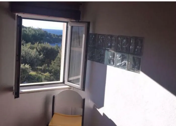 Paradise Regained מסליניצה